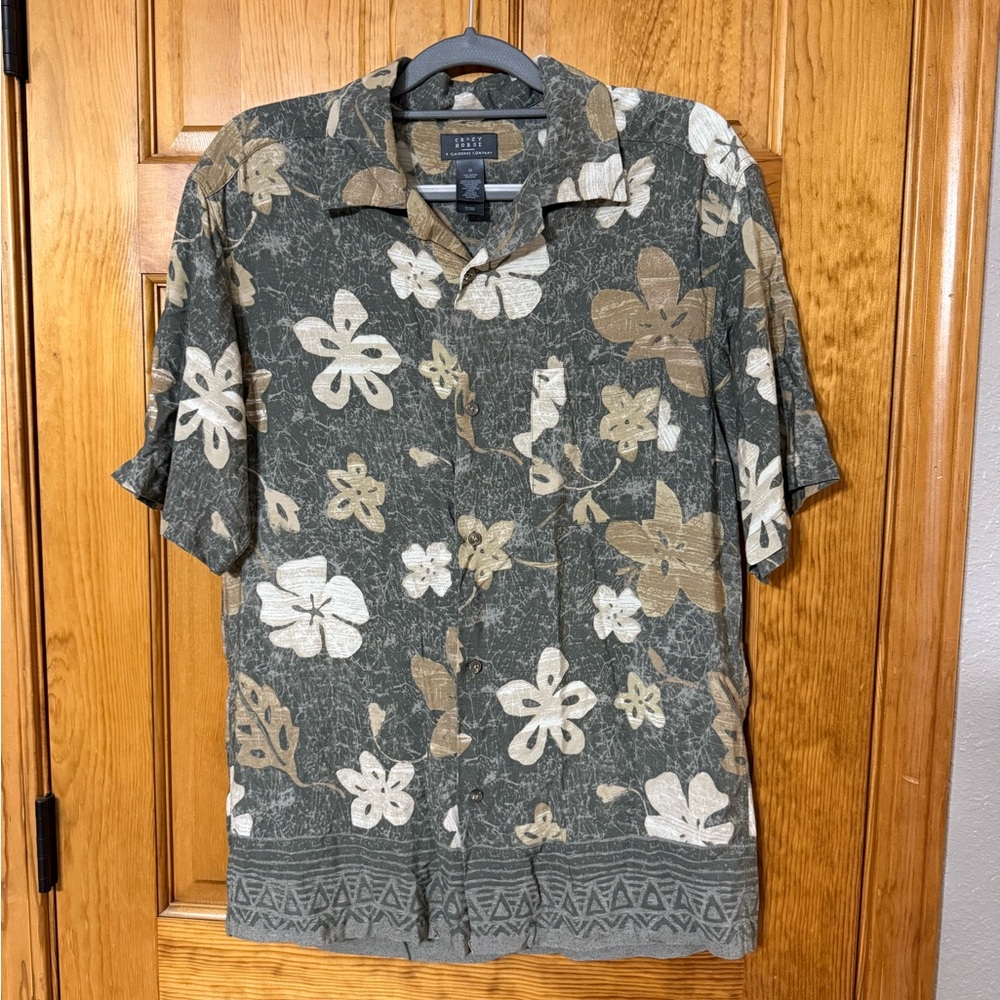 Men's Crazy Horse by Liz Claiborne Hawaiian Print Rayon Shirt size Medium